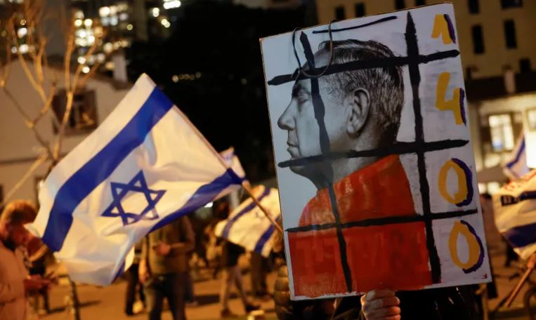 ازدواجية المعايير داخل الكيان الإسرائيلي: حين تُغفل دماء الفلسطينيين ويُحتفى فقط بأسرى الاحتلال