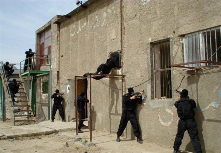 IRGC Frees Kidnapped Engineer, Kills Six Terrorists in Southeastern Iran