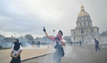 French Protest Turnout Doubles as Demonstrators Call for Macron’s Government to Resign