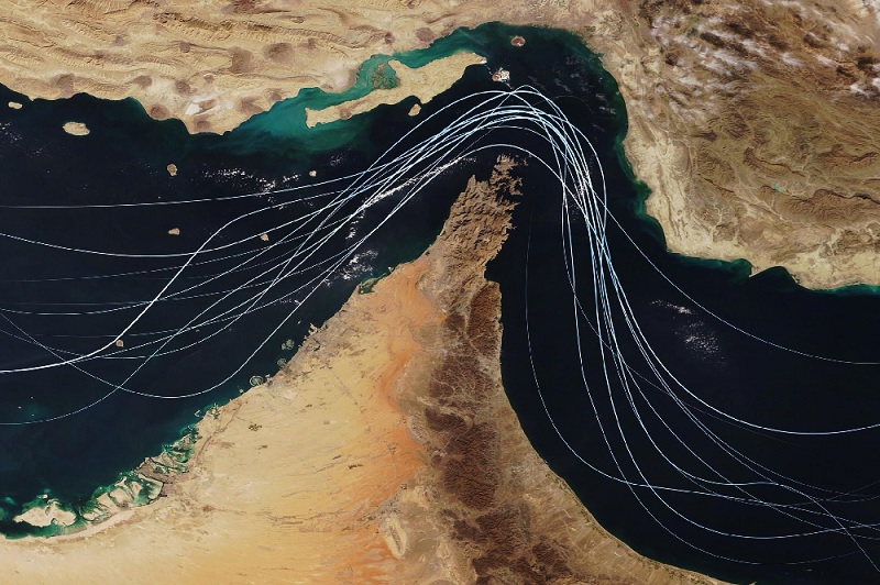 آسیب‌دیدن هفت نفتکش در تنگه هرمز