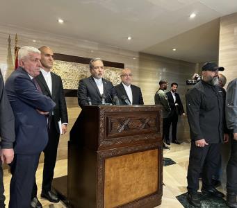 عودة العلاقات إلی دفئها... بيروت تحتضن عباس عراقجي