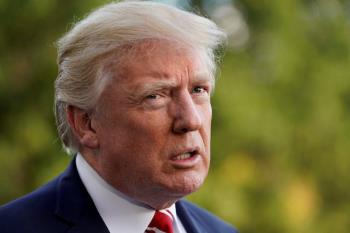 ترامپ اخراج صدها هزار کارمند دولت را نیز دستاورد اعلام کرد!