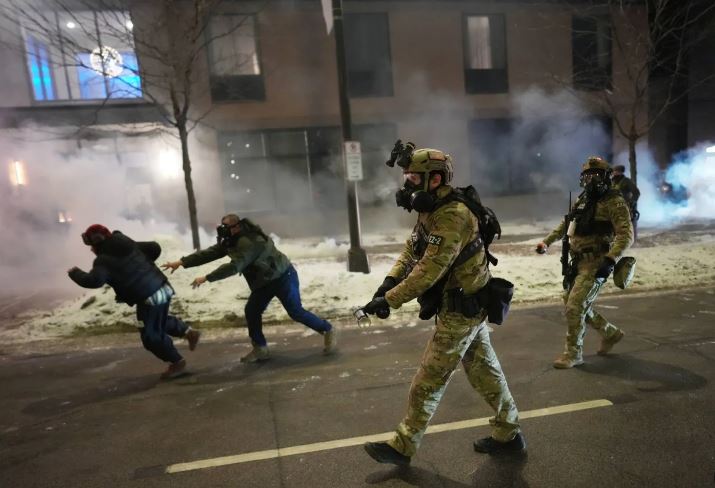 مينيابوليس تكسر القبضة الفيدرالية.. تراجع ترامب أمام ضغط الشارع وارتباك البيت الأبيض