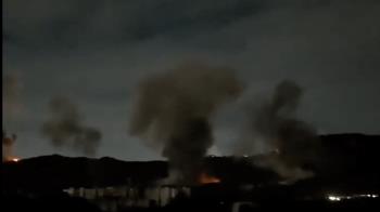 وسط تحليق مكثف للطائرات.. سلسلة انفجارات تهز العاصمة الفنزويلية