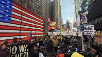 اعتراضات گسترده آمریکایی‌ها علیه قلدری ترامپ در ونزوئلا