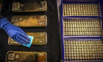 الذهب يصعد بأكثر من 1% مع زيادة الطلب على الملاذات الآمنة بعد اختطاف مادورو