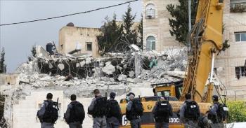 القدس تحت الجرافات: تصعيد غير مسبوق لسياسات الكيان الإسرائيلي في هدم المنازل وتهجير الفلسطينيين القدس تحت الجرافات: تصعيد غير مسبوق لسياسات الكيان الإسرائيلي في هدم المنازل وتهجير الفلسطينيين