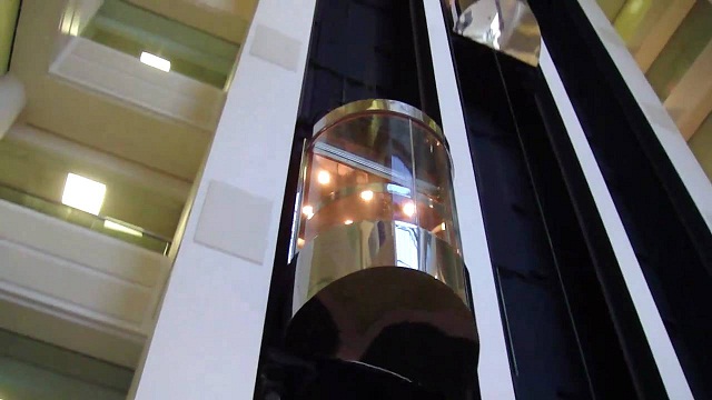 سفری ۴۳ ثانیه‌ای به آسمان؛ سریع‌ترین آسانسور جهان در قلب چین