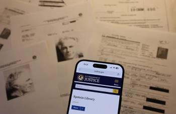 راز تکان‌دهنده در پرونده اپستین؛ پرده کعبه در اقامتگاه میلیاردر بدنام چه می‌کرد؟