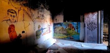 من تحت الركام… سفير الفن في غزة يرسم ذاكرة الألم ويكتب شهادة البقاء