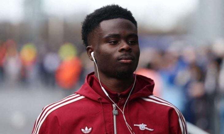 أرسنال يعلن توقيع لاعبه ساكا على عقد طويل الأمد