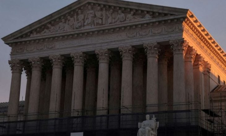 حكومات وشركات عالمية تراجع تداعيات تقلبات الرسوم الجمركية الأمريكية الأخيرة