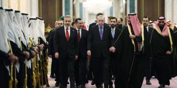 Why Are Arabs and Turkey against US War on Iran?
