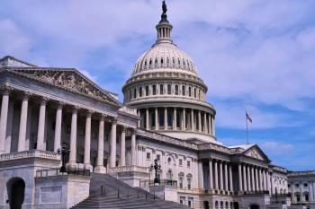 دموکراتها اقدام نظامی ترامپ علیه ایران را محدود می‌کنند