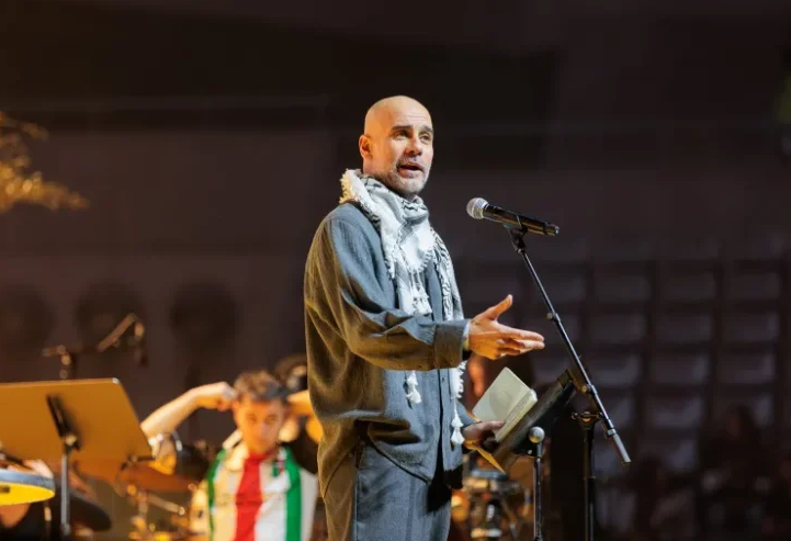 فريق غزة الإرادة يُكرم غوارديولا ويعلنه مدرباً شرفياً للفريق‬