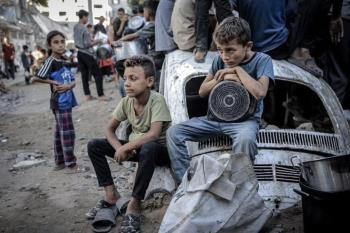 أطفال غزة بين نار الحرب وانهيار الخدمات: اليونيسف تحذر من كارثة إنسانية متفاقمة