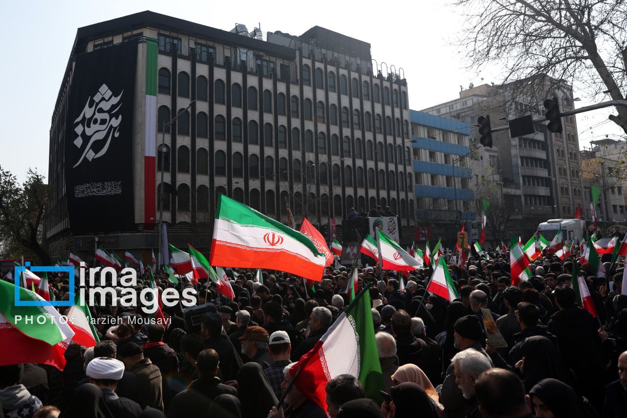 هر خیابان یک سنگر؛ سرنوشت جنگ در مشت‌های گره‌ کرده