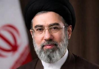 قائد الثورة الاسلامية يهنئ ويعزي في استشهاد الادميرال تنغسيري