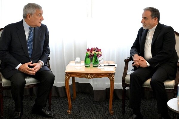 Italian Foreign Minister Talks with Iranian Counterpart to Discuss Regional Strains