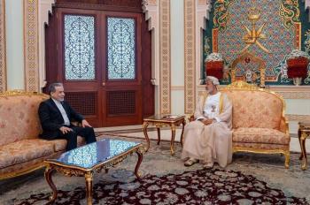 Iranian Foreign Minister Discusses Regional Tensions with Omani Sultan