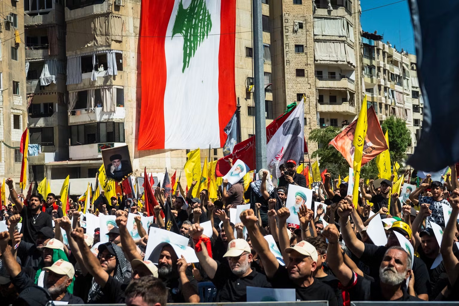 لبنان في إطارين... كيف ننظر إلى بيروت الحقيقية؟