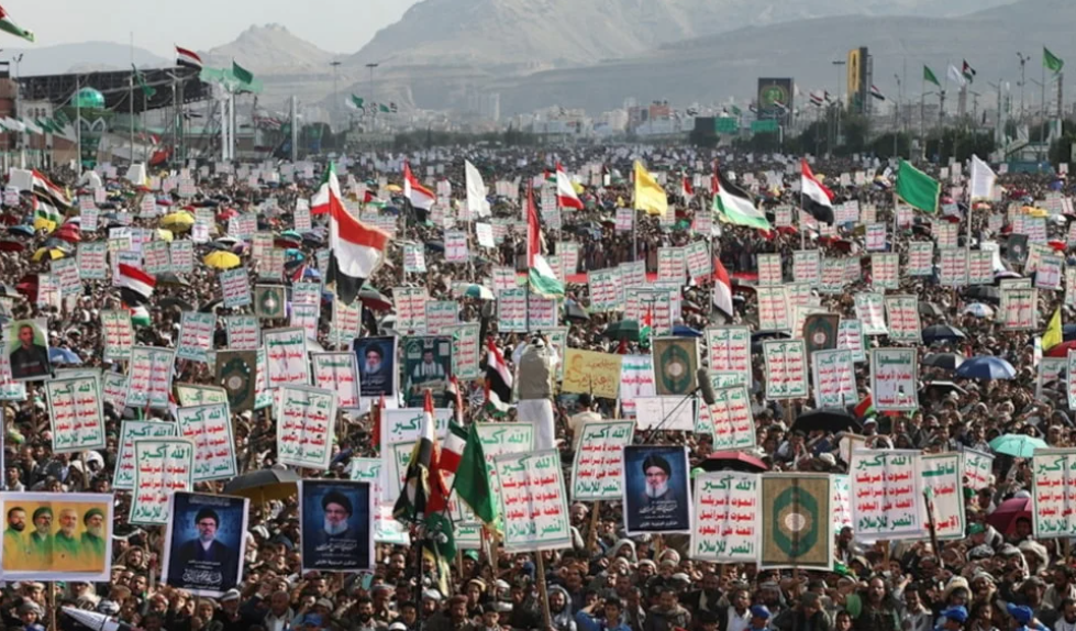 Yemen Warns of ‘Airport for Airport, Siege for Siege’ Response