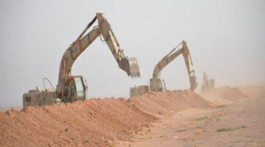 صور الأقمار الصناعية تكشف بناء جدار ترابي ضخم يقسم قطاع غزة إلى نصفين