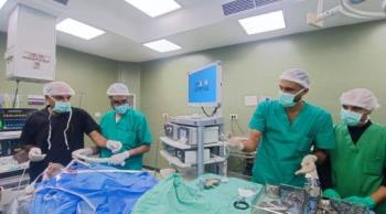 كارثة صحية تلوح في الأفق.. "صحة غزة" تُعلن توقف قسم إنتاج الأقمشة الطبية وتحذر من شلل العمليات الجراحية