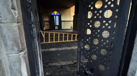 تصعيد استيطاني يستهدف المساجد والمنازل في نابلس.. دعوات فلسطينية لتحرك دولي لوقف الاعتداءات