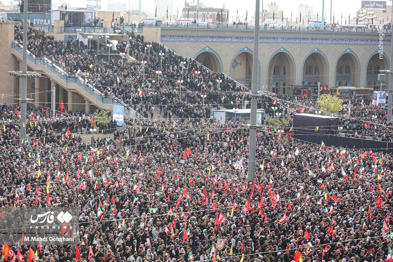 وداع باشکوه امت اسلامی با رهبر شهید