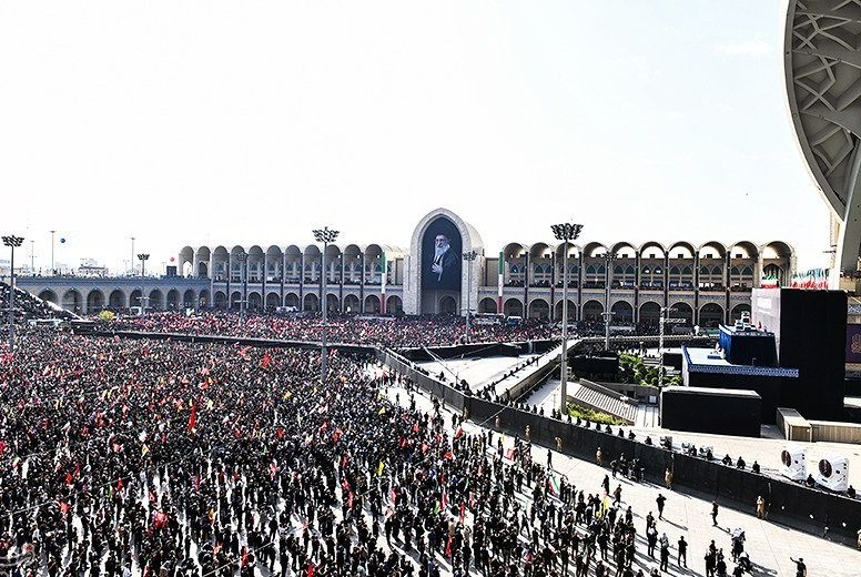 مراسم الوداع مع قائد الثورة الإسلامية الشهيد في طهران