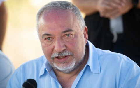خلافات حادة في الكيان الإسرائيلي على خلفية قانون الحريديم.. وليبرمان: الحكومة مستعدة لتدمير الدولة
