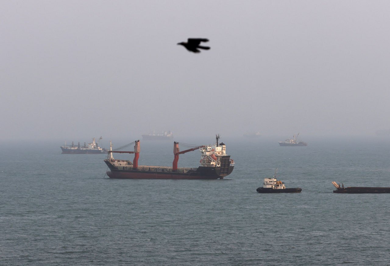 Iran Maintains Control of Hormuz Amid US Claims