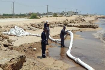 Major Cleanup of Polluted Waters Along Qeshm Shores