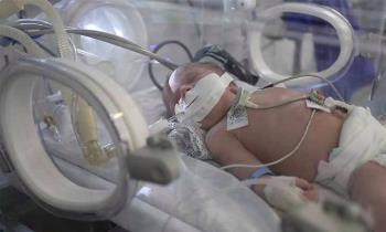 شبح الموت يتربص بالمرضى.. صحة غزة تحذر من انهيار وشيك لمنظومة الأكسجين