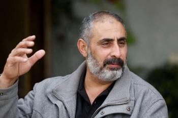اغتيال "والد الشهداء" في جنين.. والاحتلال يحتجز جثمانه وسط دعوات للانتفاض