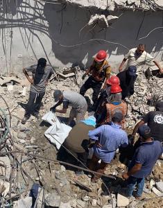 غزة تحت الأنقاض: 233 شهيدًا انتشلهم الدفاع المدني و174 مفقودًا في 20 منزلًا دمّرها الاحتلال