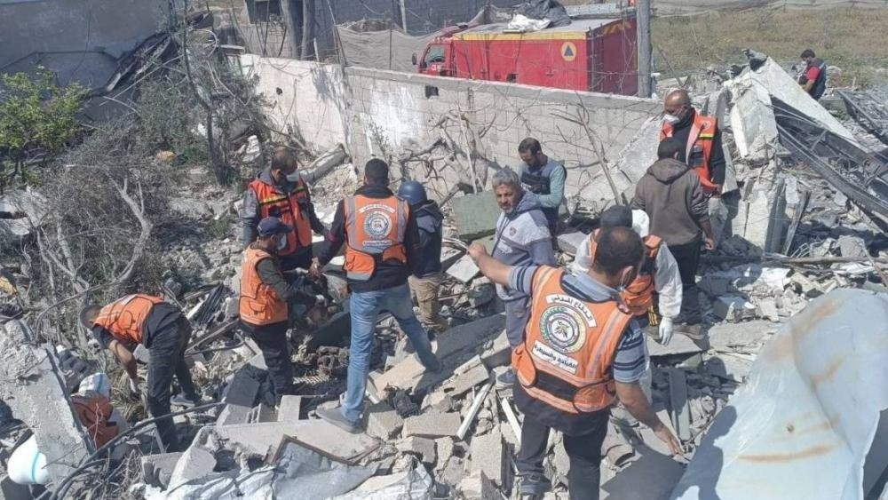 انتشال رفات 19 شهيداً من أنقاض عمارة في غزة.. والصحة: 1,257 شهيداً منذ وقف النار