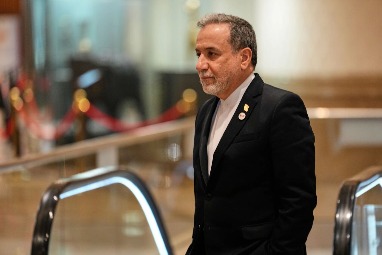 Iran Seeks to Resolve Obstacles to Joining BRICS New Development Bank: Araghchi
