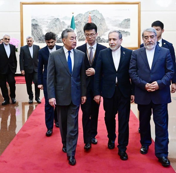 Araghchi: Iran Open to Diplomacy That Safeguards Its National Rights