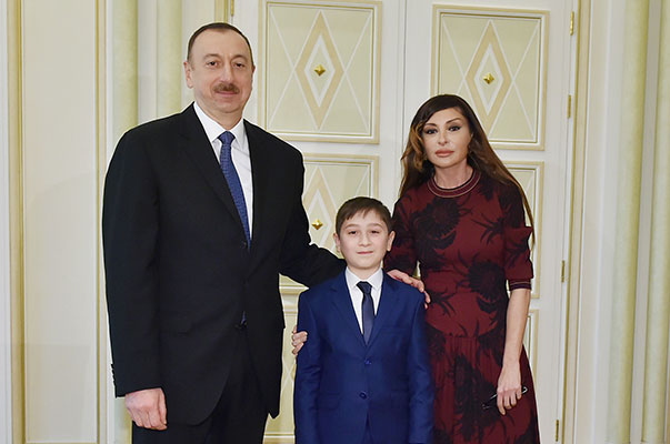 پسر یازده ساله الهام علی اف رئیس جمهوری آذربایجان مالک چندین امارت در دبی است. 