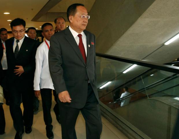 وزير خارجية كوريا الشمالية يدخل فندقه في نيويورك
