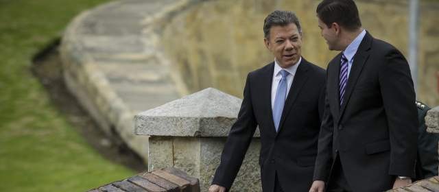 Santos acepta la renuncia de Pinzón como ministro de Defensa de Colombia