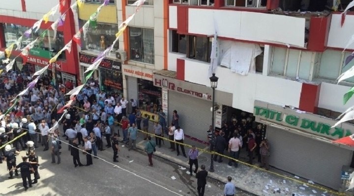 Pro-Kurdish Party Blames Gov’t over Office Blasts in southern Turkey Provinces