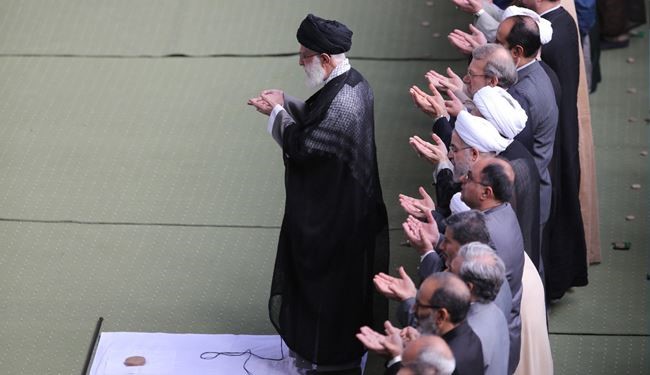 آية الله خامنئي: سياسة ايران في دعم المقاومة ومواجهة الاستبداد الامريكي لم تتغير