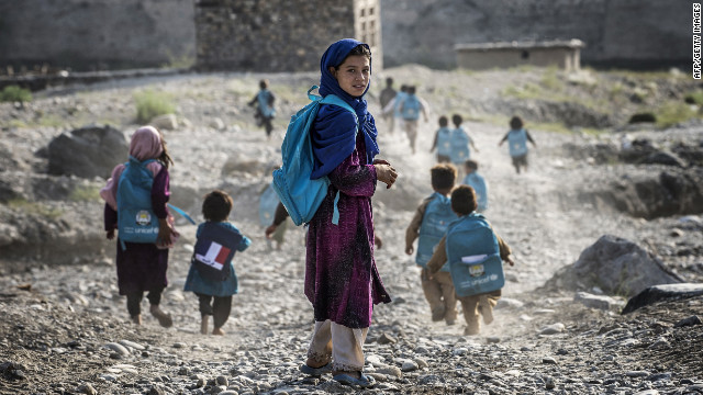 300,000 Afghan Children Leave School Due to ISIS Threat