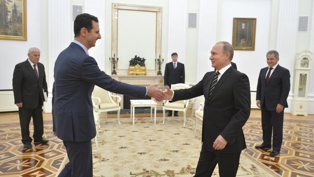 قراءة في رسائل ودلالات زيارة  الرئيس الأسد لموسكو: الميدان والمفاوضات في قبضة واحدة