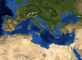 البحر الأبیض المتوسط؛ تهدیدات التطرف والهجرة غیر الشرعیة