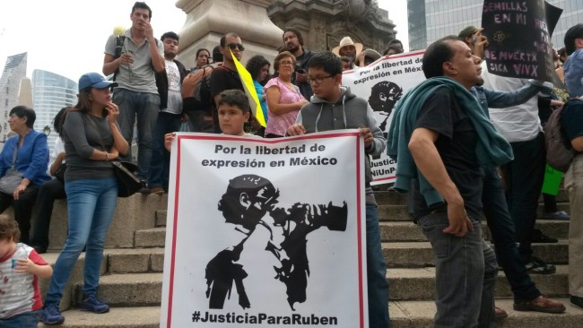 Intelectuales exigen al presidente mexicano justicia por el asesinato de periodistas