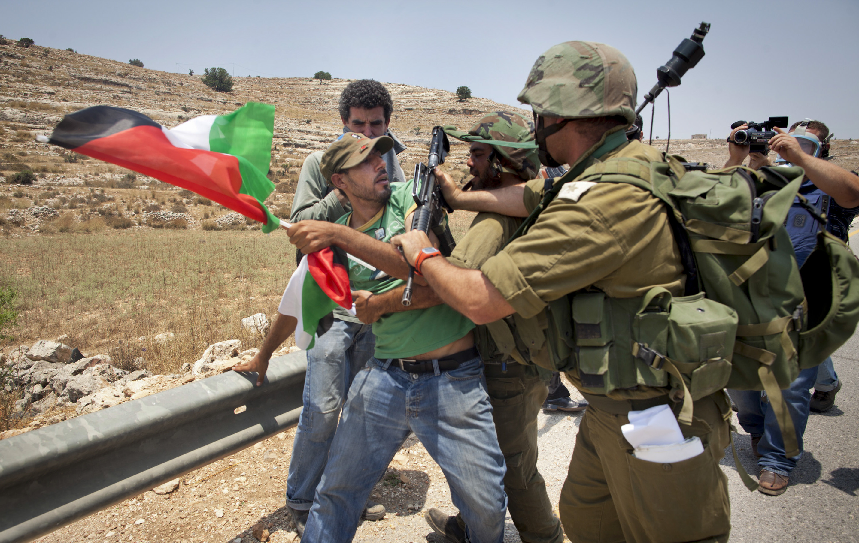 انتفاضہ قدس اور اسرائیلی مظالم